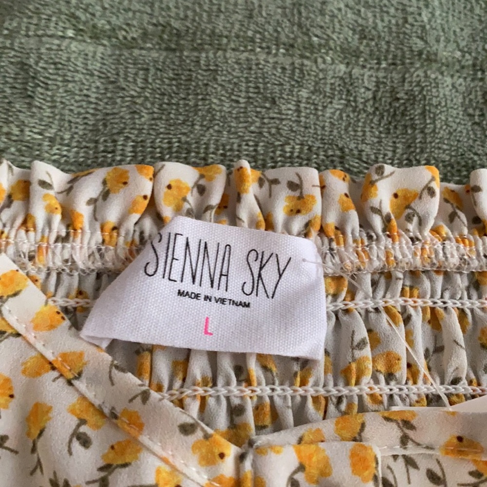 Spring Floral Dress - Picture 3 of 6